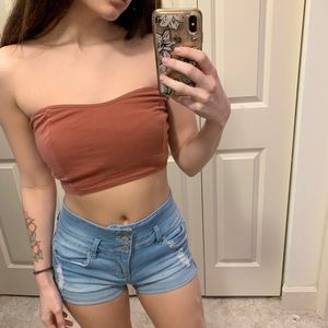 open back crop top😗